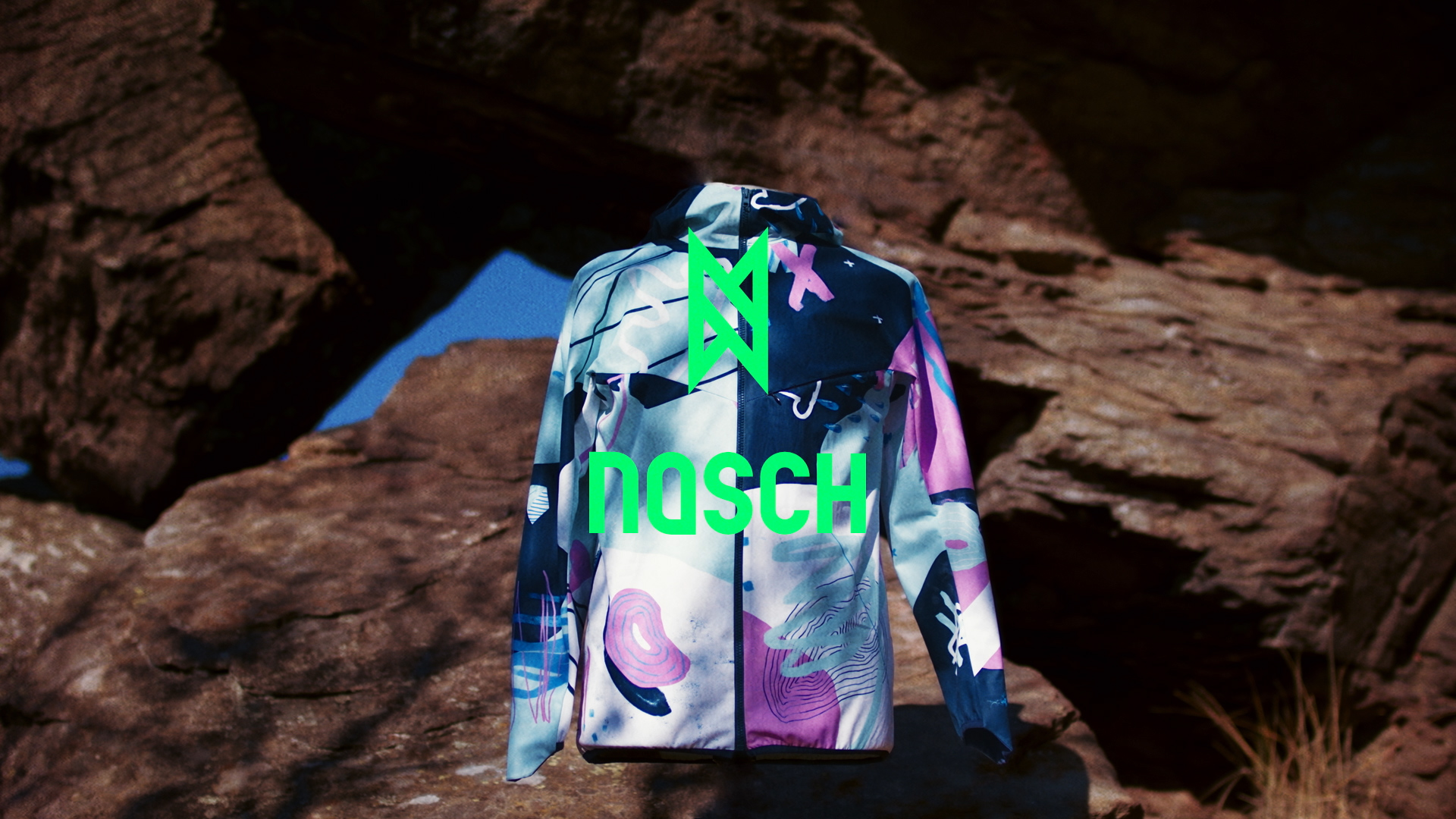 NASCH Sportswear | Nadine Schratzberger aus Wien | Crowdfunding auf Kickstarter | Funktionsjacke / Sportkleidung | GROSS∆RTIG