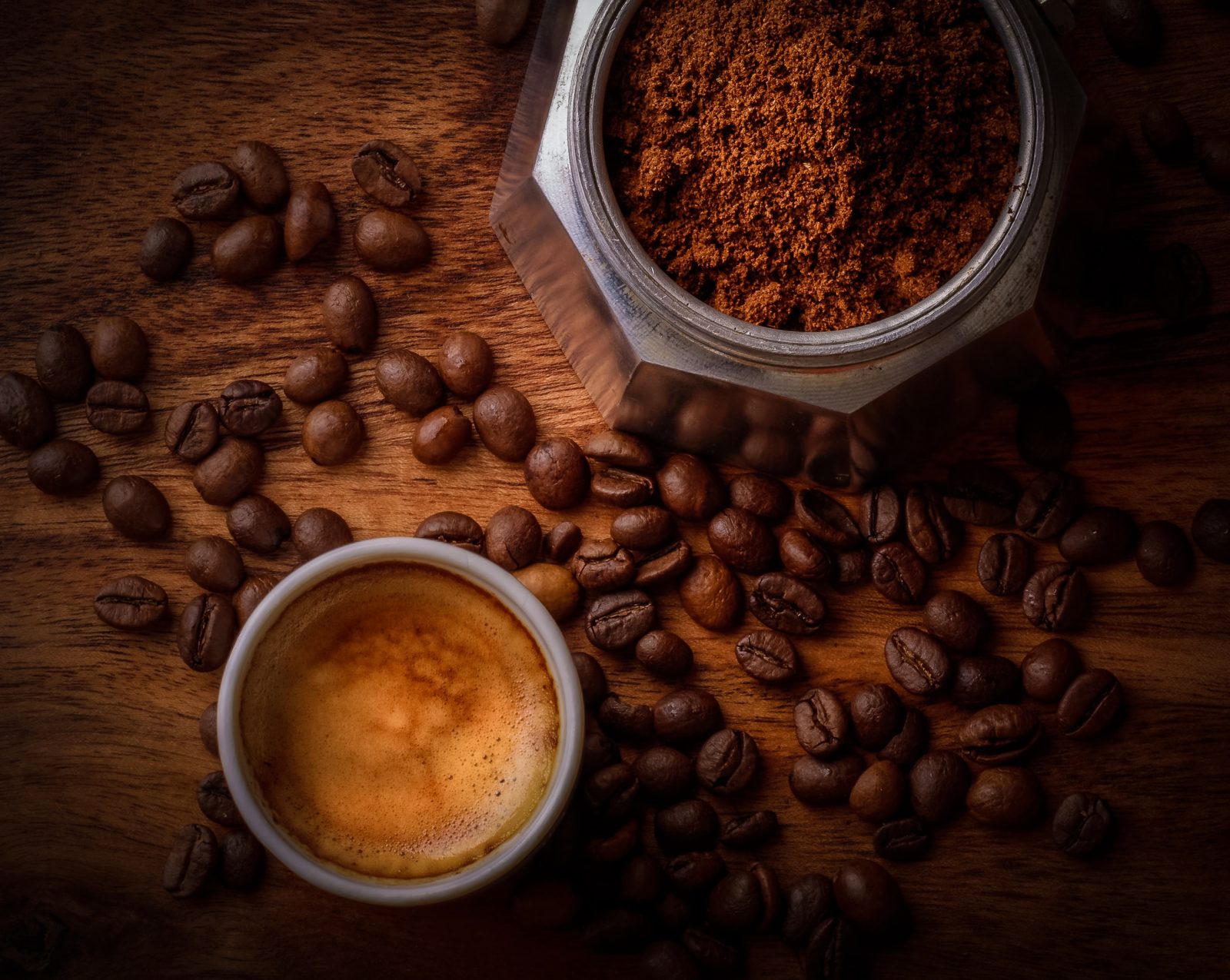 Unterwäsche von Björn Borg – jetzt auch aus Kaffeesatz / S.Café® als neues Material / Foto: 🇸🇮 Janko Ferlič - @specialdaddy on Unsplash / GROSS∆RTIG